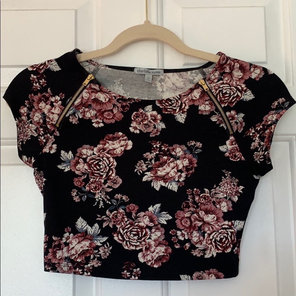 Cropped flower short sleeve